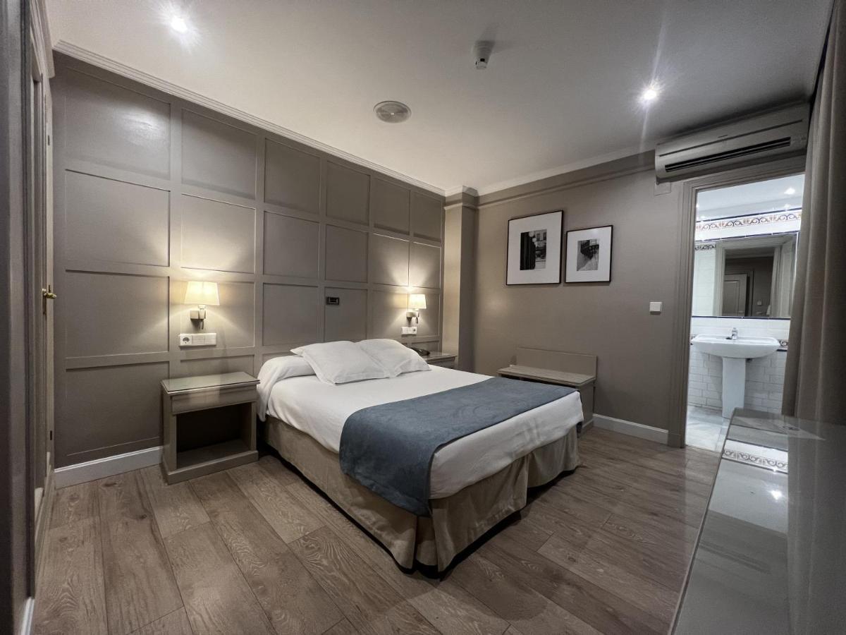 Hotel Dona Blanca Jerez de la Frontera Bagian luar foto